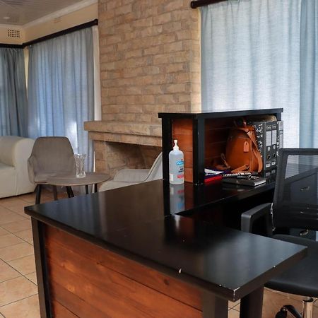 The Hill Bed And Breakfast Francistown Ngoại thất bức ảnh